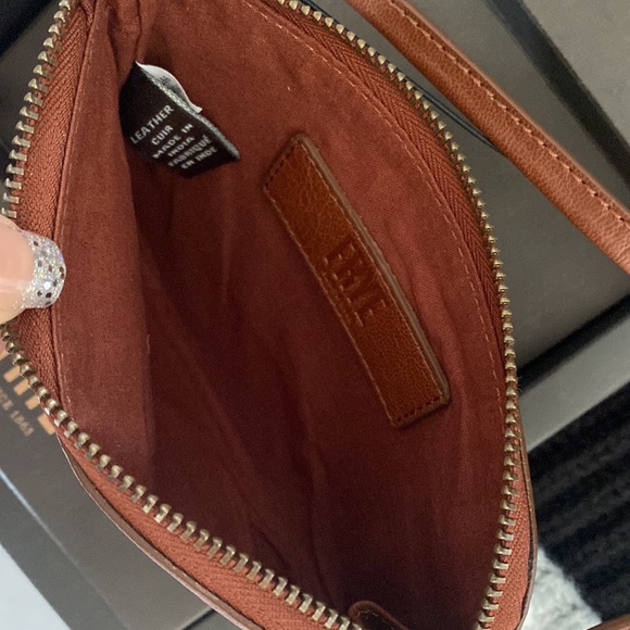 FRYE Colorblock Beanie and Genuine Leather Wristlet Set  Brand New In Box - Picture 12 of 16